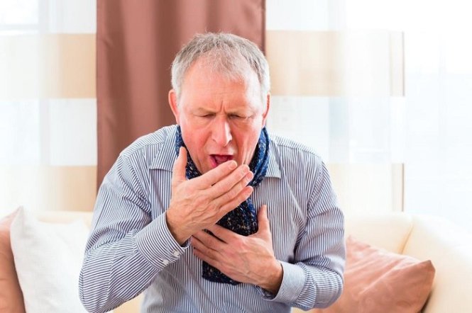 Viêm đường hô hấp là một trong những bệnh thường gặp ở người cao tuổi.