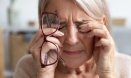 Không nên chủ quan với bệnh khô mắt ở người cao tuổi