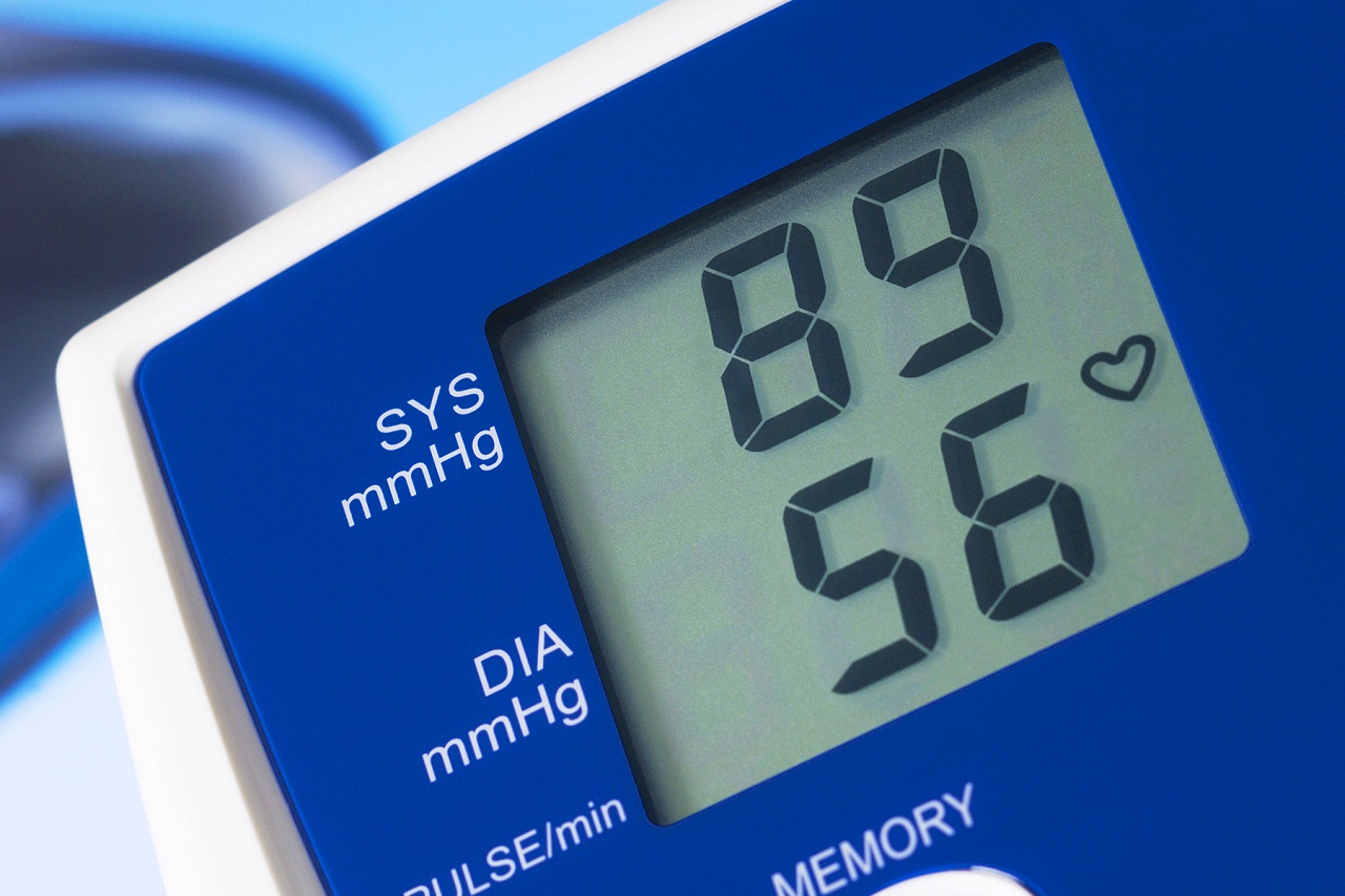 Huyết áp thấp ở người cao tuổi có thể gây nhiều biến chứng nguy hiểm.