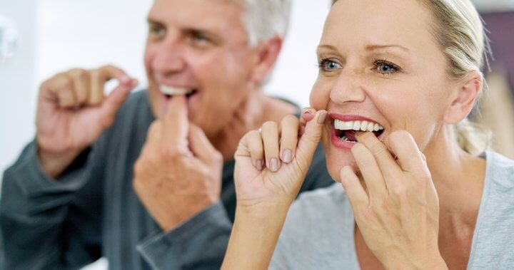 You are currently viewing 6 Lời khuyên giúp chăm sóc răng miệng cho người cao tuổi